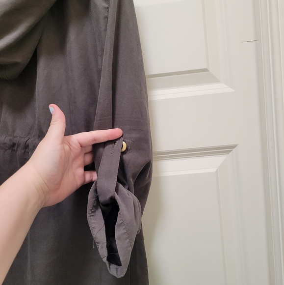 Cute Gray Jacket perfect for layering - Picture 5 of 6